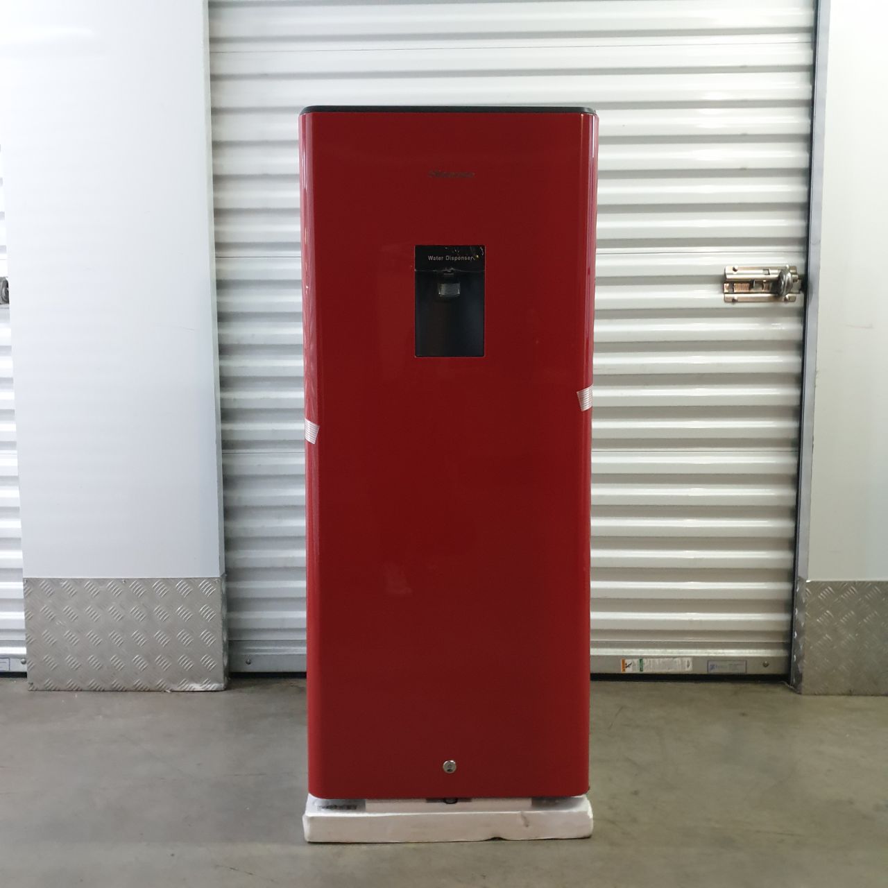 hisense 185l red + w/disp