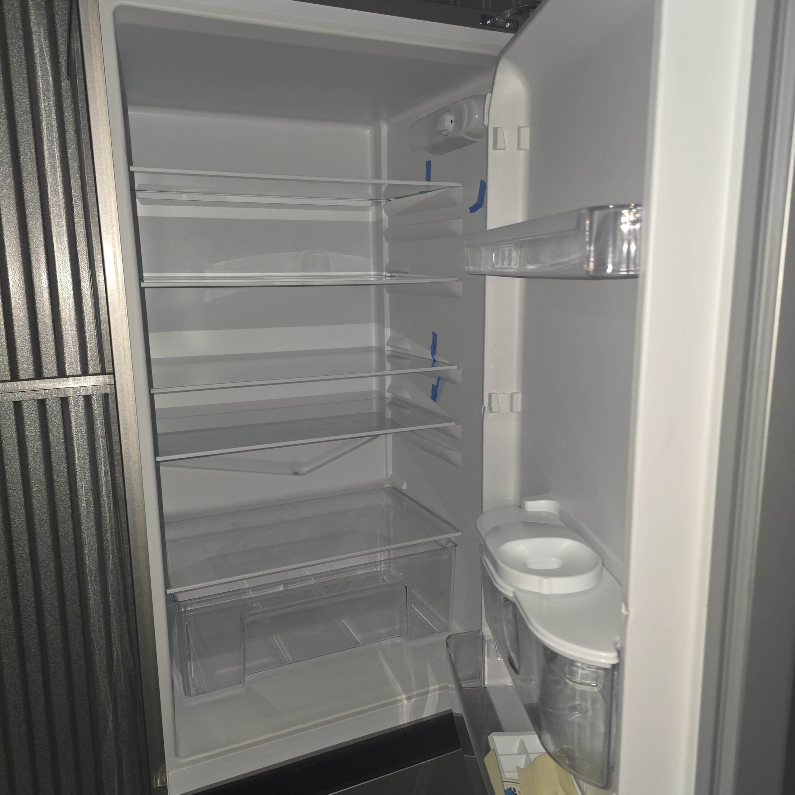 k.i.c 344l combi fridge freezer with water dispenser - Image 3