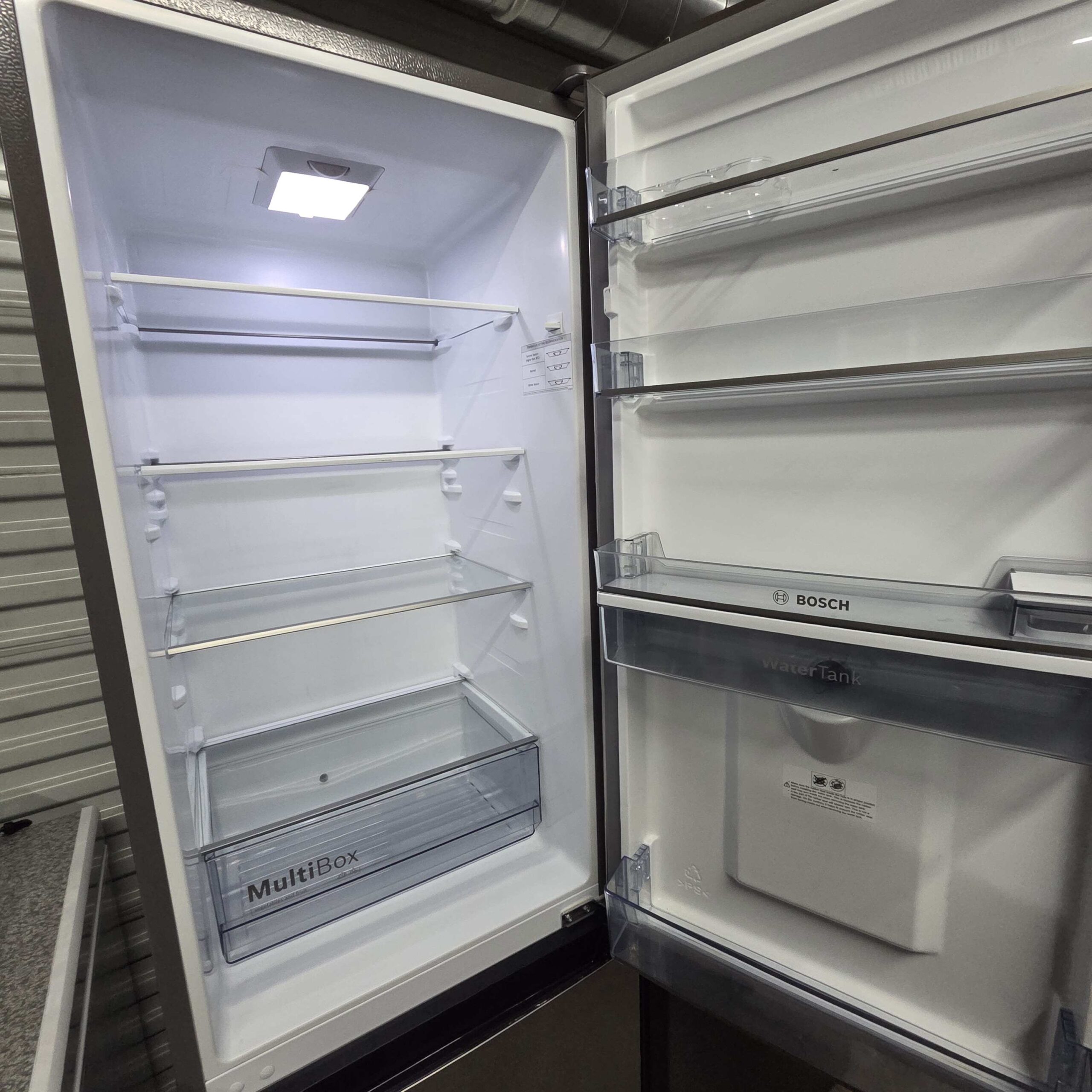 bosch - 263l bottom freezer fridge - inox look - Image 3